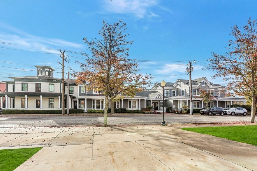 33 W 2nd St, Riverhead, NY à vendre - Photo du bâtiment - Image 3 de 25