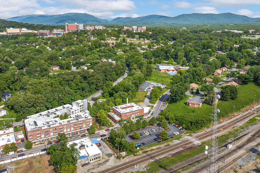 408 Depot St, Asheville, NC à vendre - A rien - Image 3 de 16