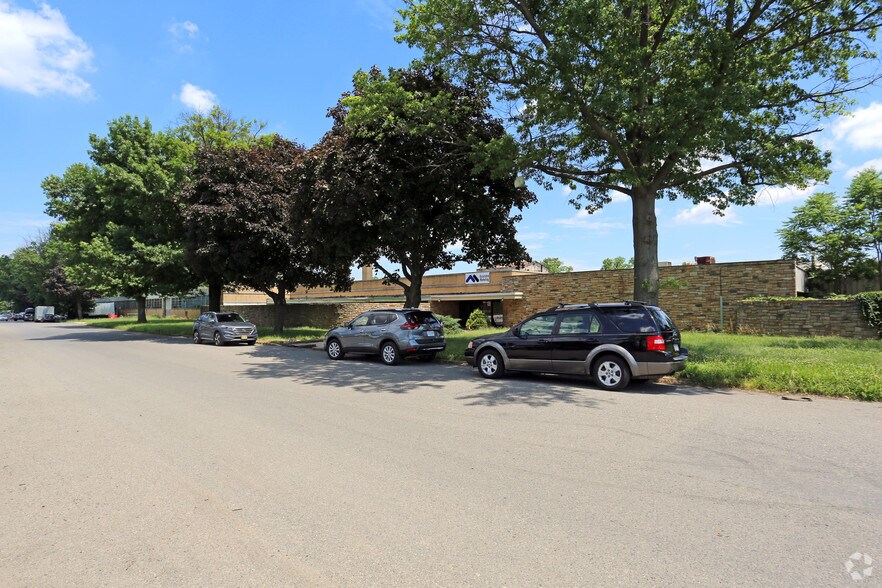 11500 Roosevelt Blvd, Philadelphia, PA for lease - Building Photo - Image 3 of 6