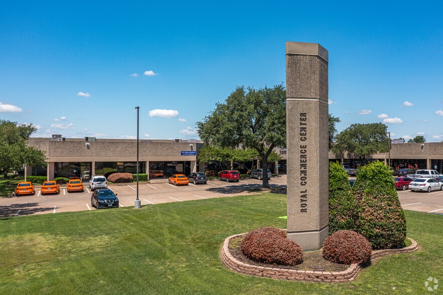 2035 Royal Ln, Dallas, TX à louer - Photo du bâtiment - Image 2 de 6