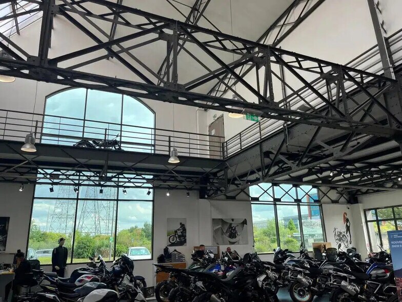 Industrial in Gennevilliers for lease - Building Photo - Image 3 of 9