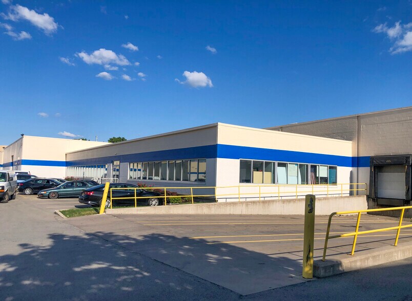 2495 Walden Ave, Cheektowaga, NY à louer - Photo du bâtiment - Image 3 de 9