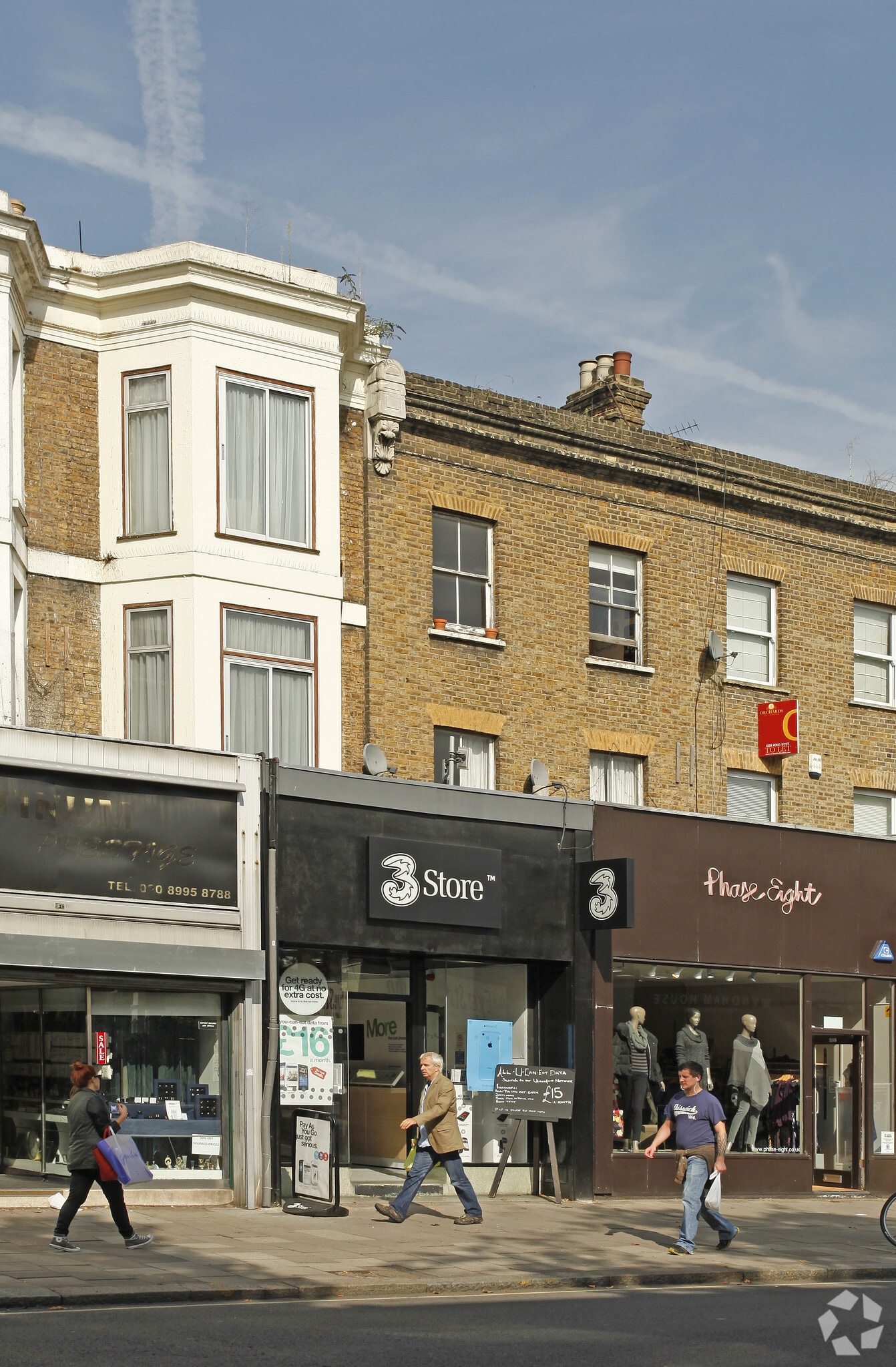 290 Chiswick High Rd, London for lease Primary Photo- Image 1 of 3