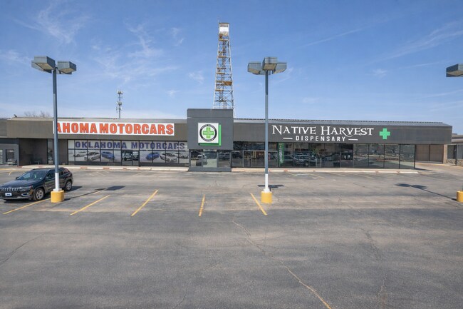 More details for 2505 W Main St, Norman, OK - Retail for Lease