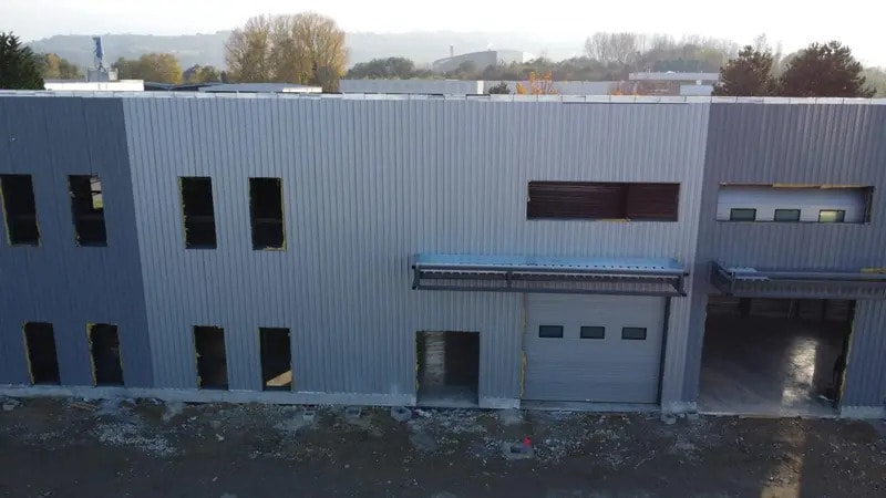 Flex in Bourgoin-Jallieu for lease - Building Photo - Image 2 of 5