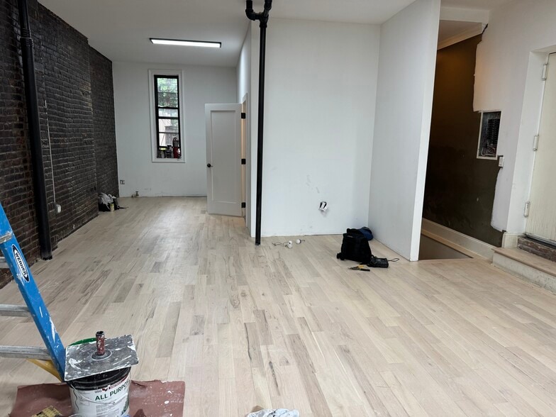 54 Maujer St, Brooklyn, NY à louer - Photo du bâtiment - Image 2 de 7