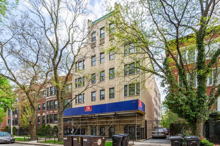 6811 S Paxton Ave, Chicago, IL à vendre - Photo du bâtiment - Image 3 de 18