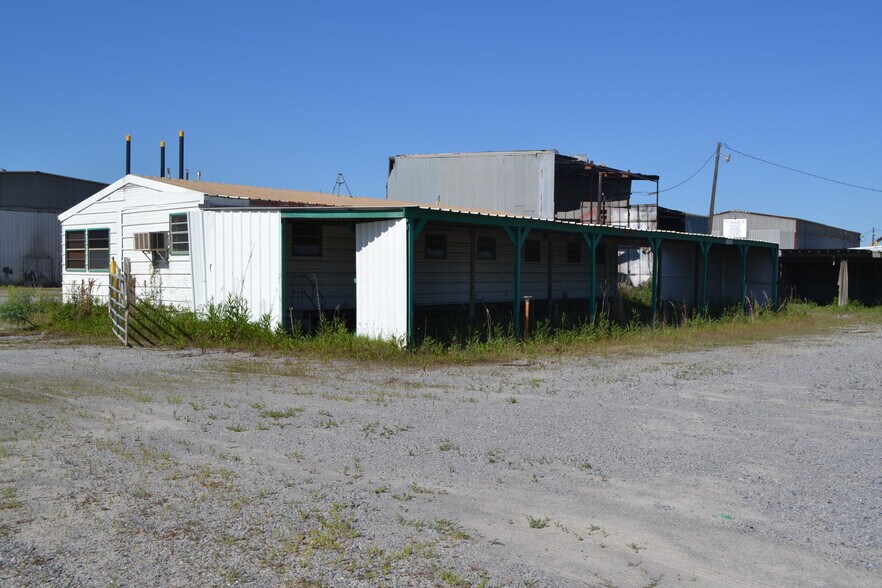 4911 S Lewis St, New Iberia, LA à louer - Photo du bâtiment - Image 2 de 5
