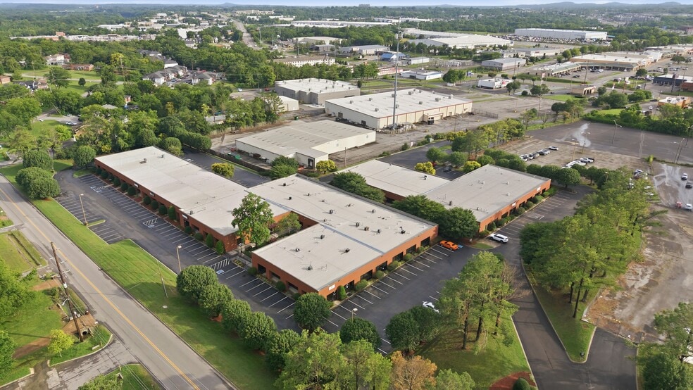 104-176 Cude Ln, Madison, TN for lease - Building Photo - Image 2 of 103