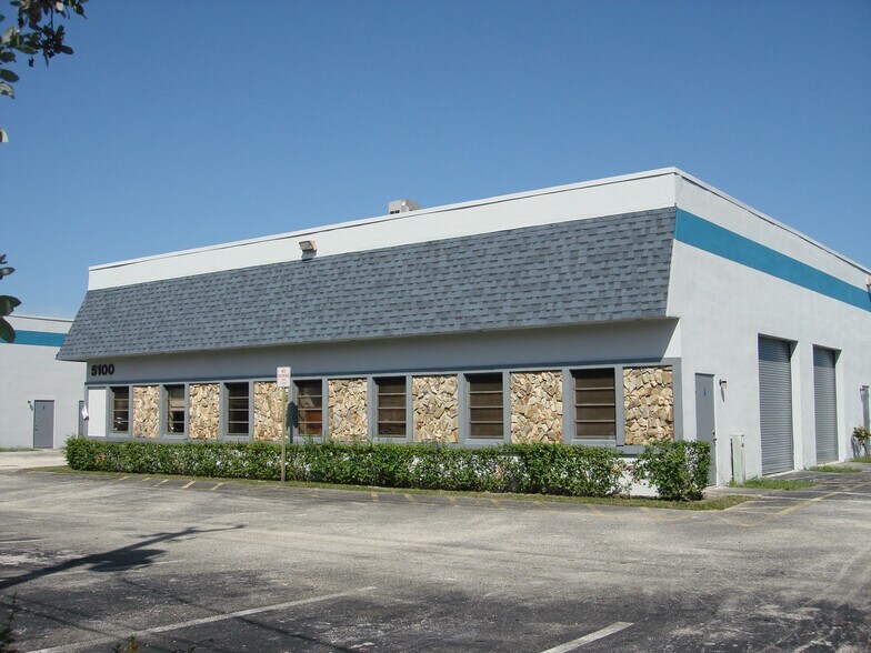5130 NW 15th St, Margate, FL à louer - Photo du bâtiment - Image 2 de 5