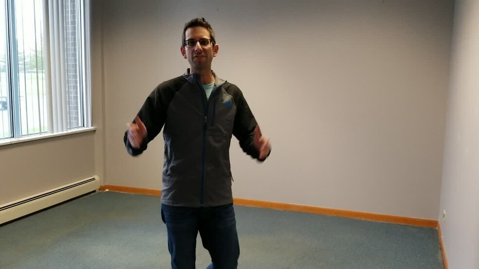 1333 S Schoolhouse Rd, New Lenox, IL à louer - Vidéo sur l’inscription commerciale - Image 2 de 10