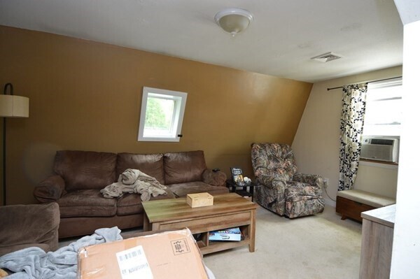 7 Main St, Blackstone, MA à louer - Photo du bâtiment - Image 3 de 6