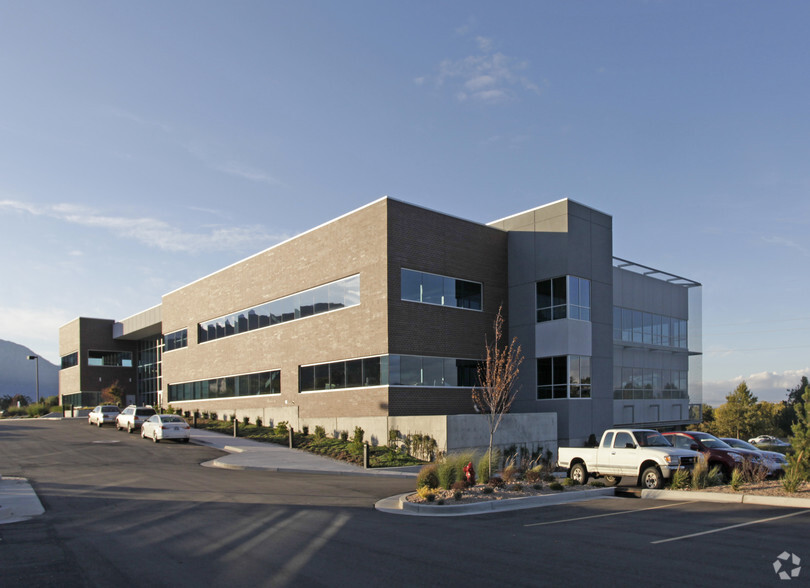 630 S Komas Dr, Salt Lake City, UT for lease - Building Photo - Image 2 of 3