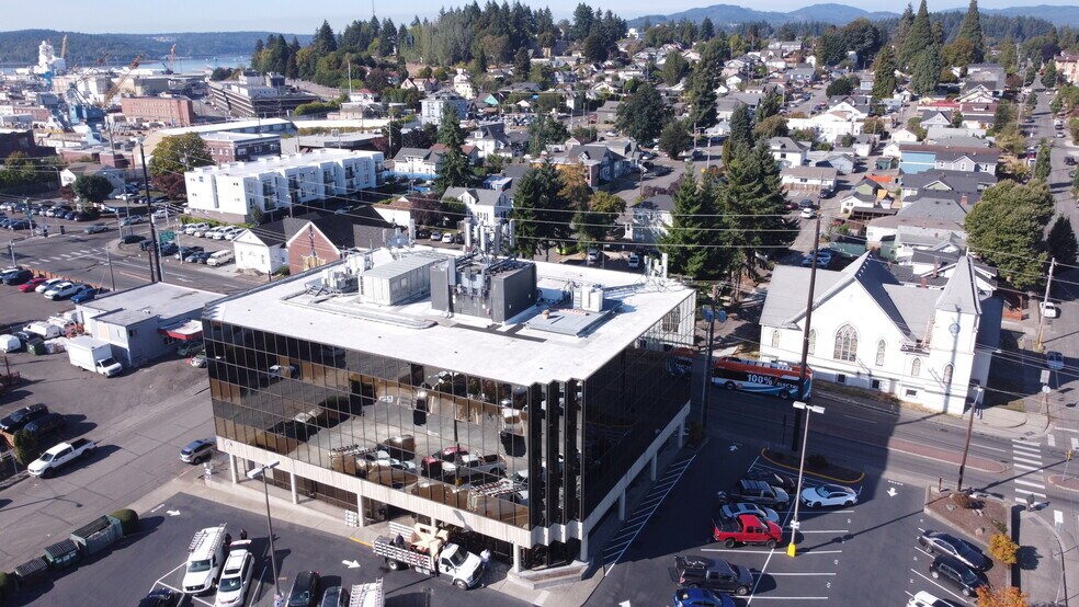 400 Warren Ave, Bremerton, WA à vendre - Photo du bâtiment - Image 2 de 8