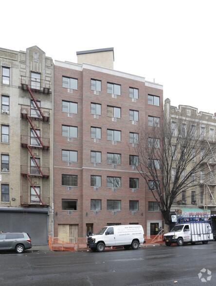 1907 Southern Blvd, Bronx, NY à vendre - Photo du bâtiment - Image 2 de 4