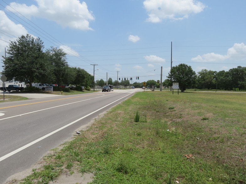 2301 Airport Rd, Plant City, FL for sale - Building Photo - Image 3 of 8