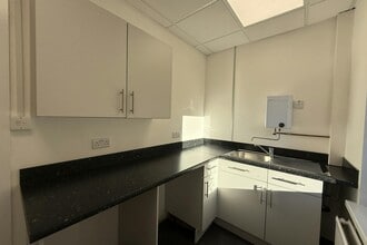 York Rd, Leeds for lease Interior Photo- Image 2 of 2