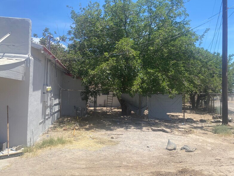 8493-8495 S Main St, Mesilla Park, NM à vendre - Photo du bâtiment - Image 3 de 10