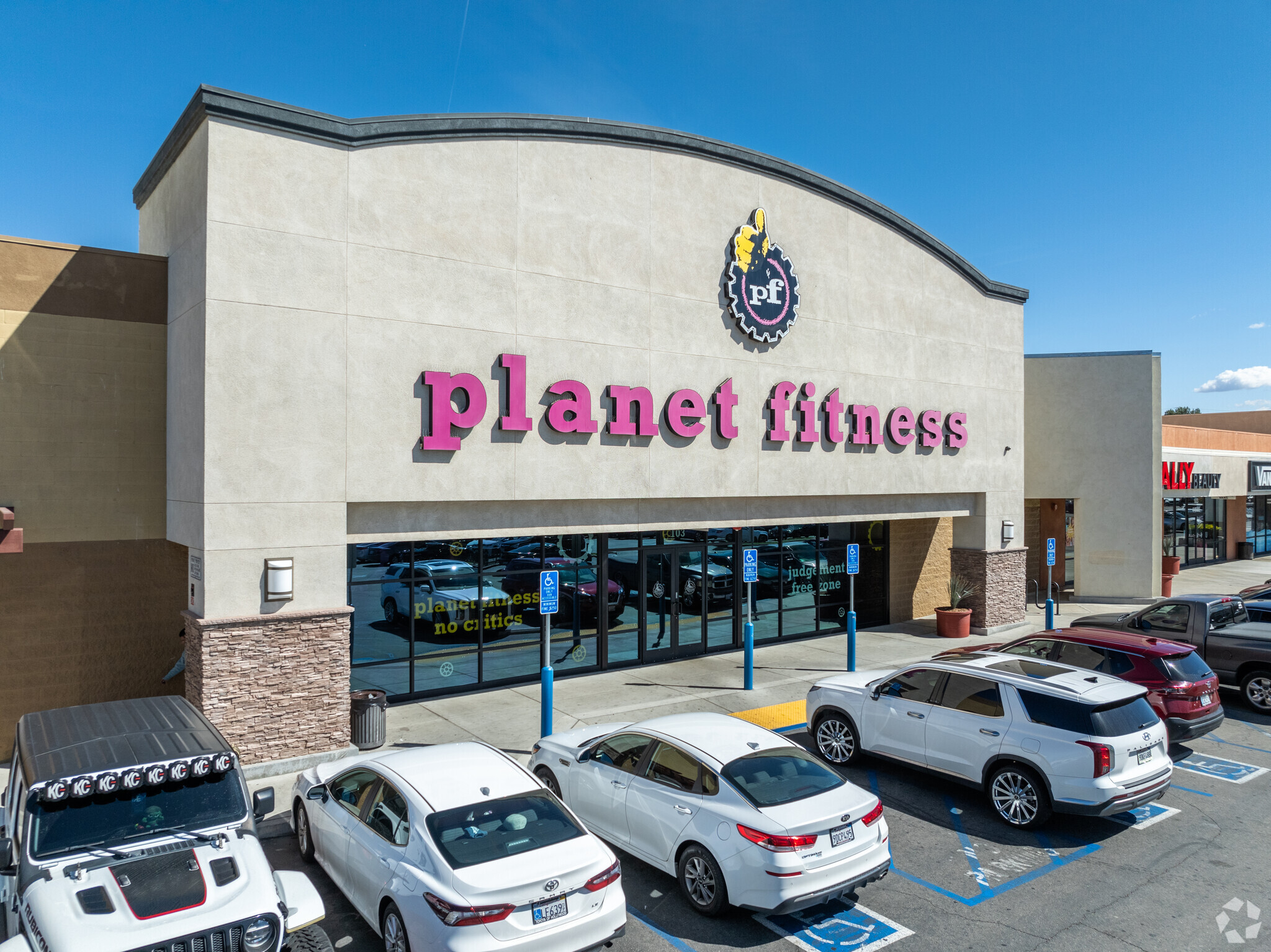 44410-44600 Valley Central Way, Lancaster, CA for lease Primary Photo- Image 1 of 11