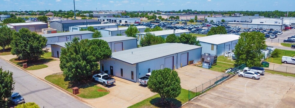 7421 NW 84th St, Oklahoma City, OK for lease - Primary Photo - Image 1 of 3
