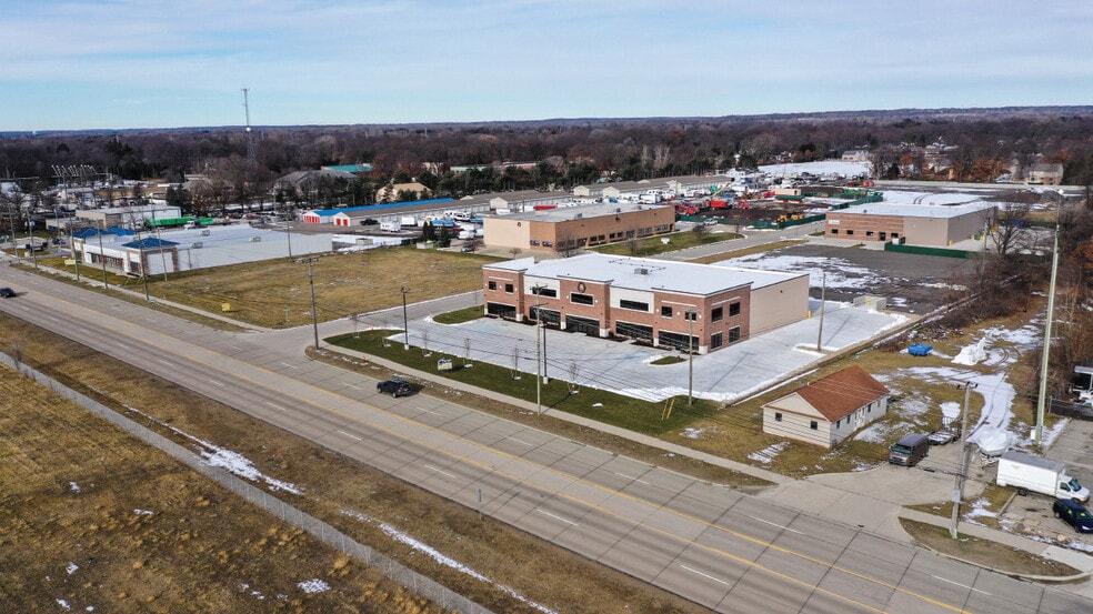 6719-6735 23 Mile Rd, Shelby Township, MI à louer - Photo du bâtiment - Image 3 de 4