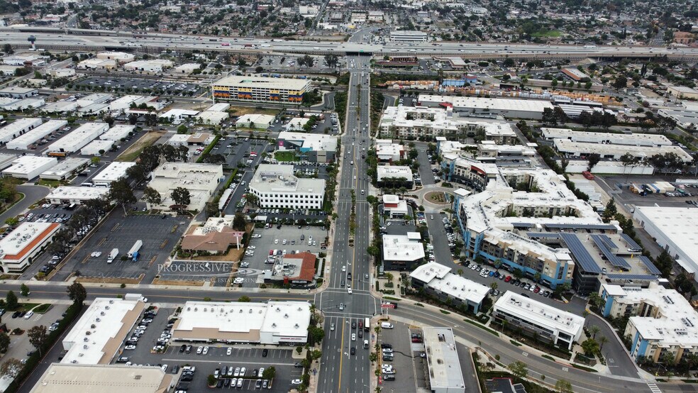 434 N Main St, Corona, CA à louer - Photo du bâtiment - Image 3 de 7