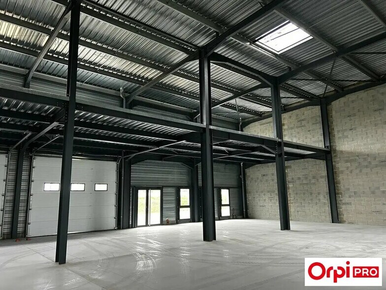 Local d'activités dans Bourgoin-Jallieu à vendre - Photo intérieure - Image 2 de 6