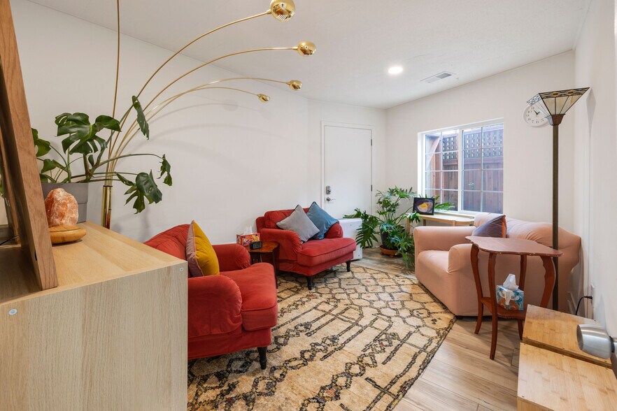 545 Ocean View Ave, Santa Cruz, CA à vendre - Photo du bâtiment - Image 3 de 3