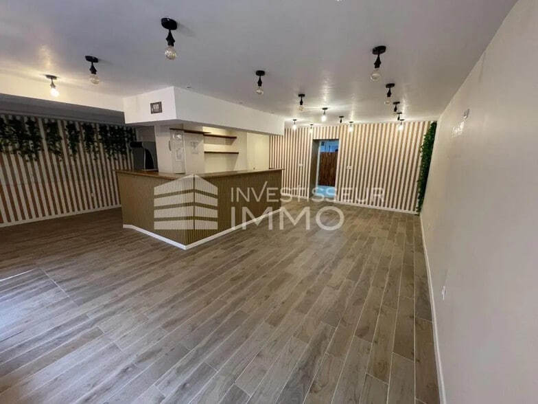 Commerce de détail dans Saint-Maurice à louer - Photo intérieure - Image 3 de 11