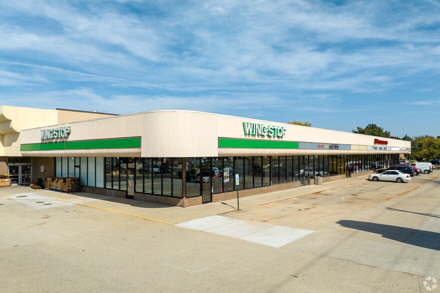 2-80 Tyler Creek Plz, Elgin, IL à louer - Photo du bâtiment - Image 3 de 7