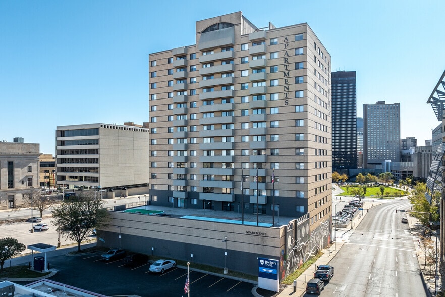 615 Park St, Des Moines, IA for sale - Building Photo - Image 3 of 35