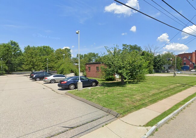 Plus de détails pour 16 Orchard St, East Hartford, CT - Commerce de détail à louer