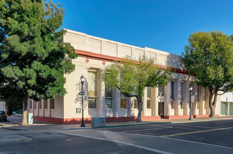 415 Railroad Ave, Pittsburg, CA à vendre - Photo du bâtiment - Image 2 de 15