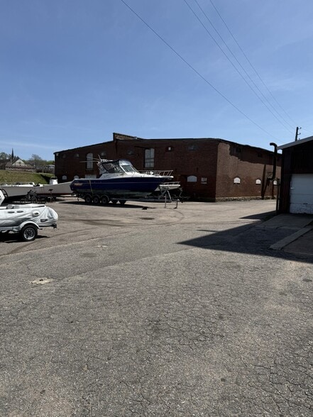 82 Mechanic St portfolio of 4 properties for sale on LoopNet.ca - Building Photo - Image 3 of 7