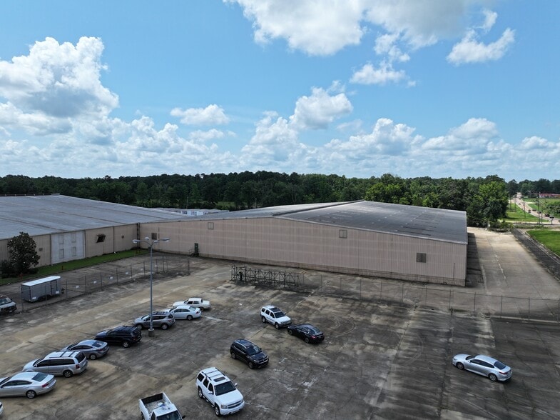 1800 N Clark Ave, Magnolia, MS for lease - Building Photo - Image 2 of 10
