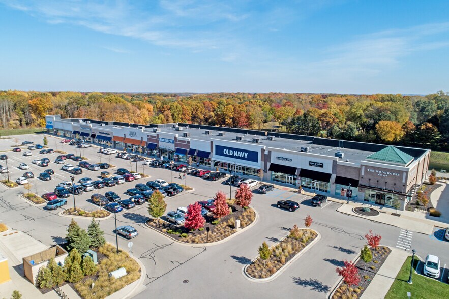 2065 E Beltline Ave NE, Grand Rapids, MI à louer - Photo du bâtiment - Image 1 de 14