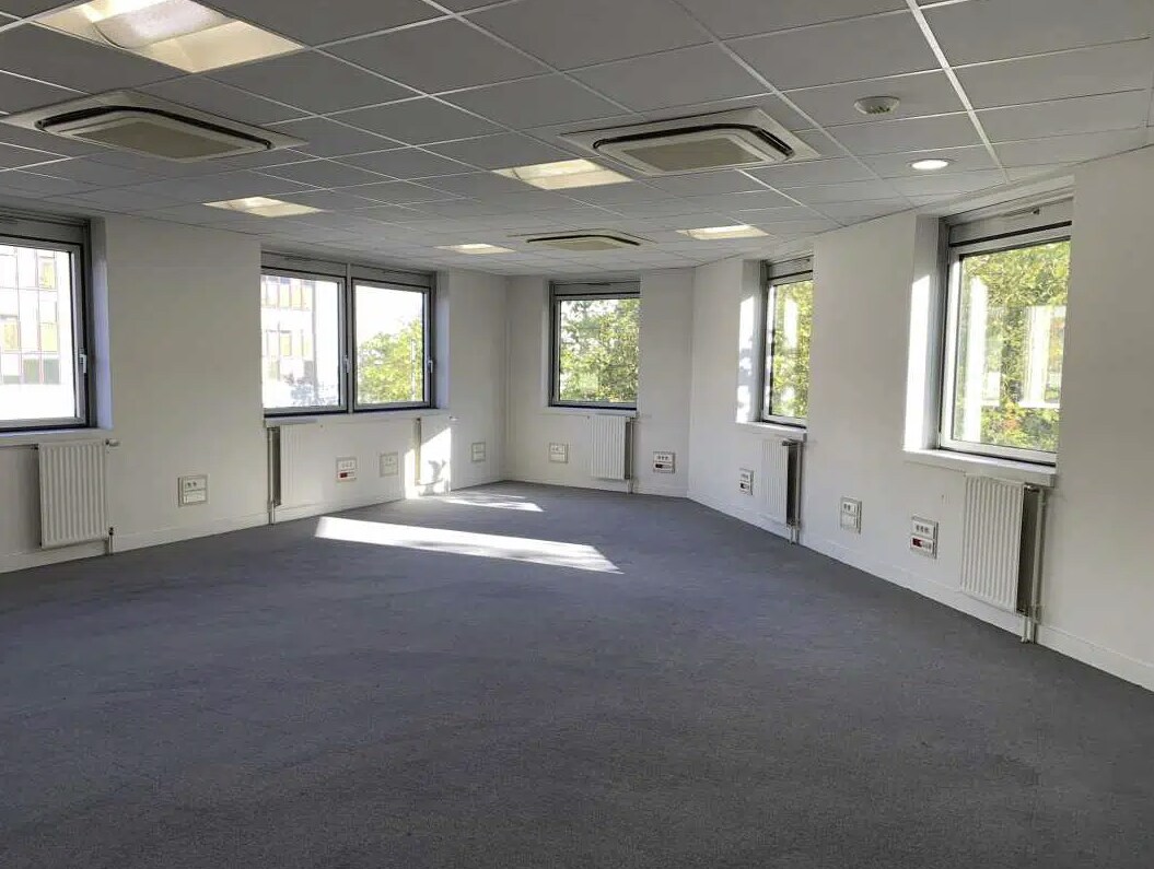 Office in Fontenay-sous-Bois for lease Interior Photo- Image 1 of 7