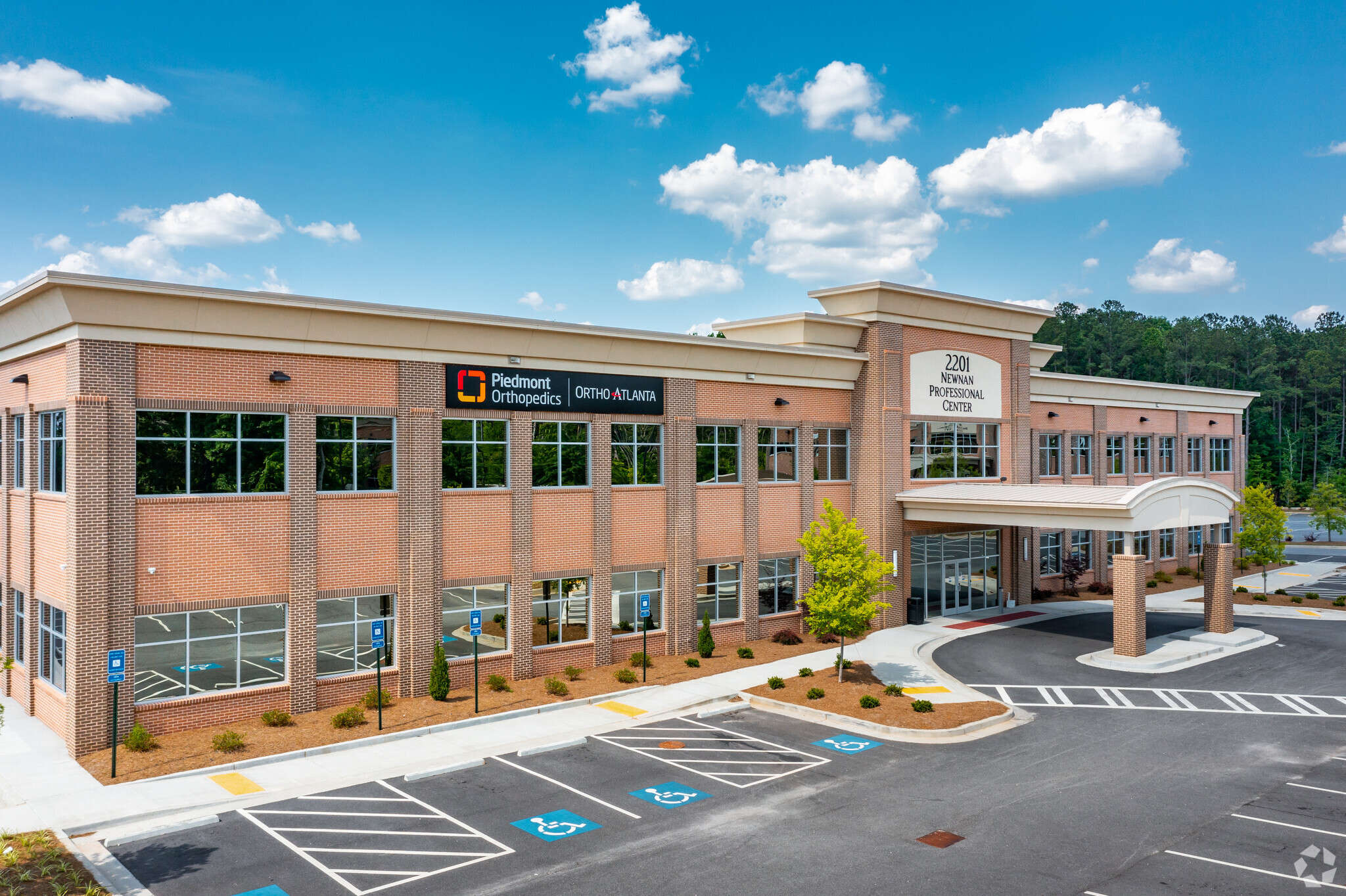 2201 Newnan Crossing Blvd, Newnan, GA for lease Building Photo- Image 1 of 6