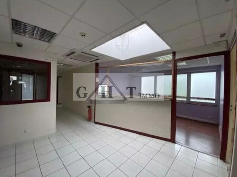 Industrial in Thorigny-sur-Marne for lease - Interior Photo - Image 3 of 6