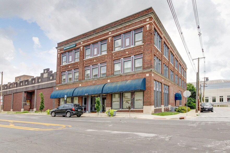 316-318 Washington St, Bloomington, IL à louer - Photo du bâtiment - Image 3 de 22