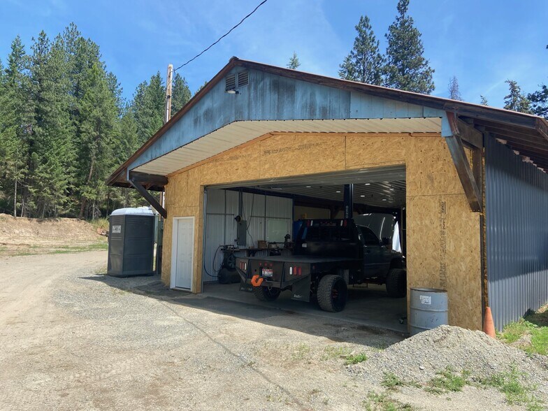 11 Arbor Ln, Moyie Springs, ID à vendre - Photo du bâtiment - Image 3 de 11