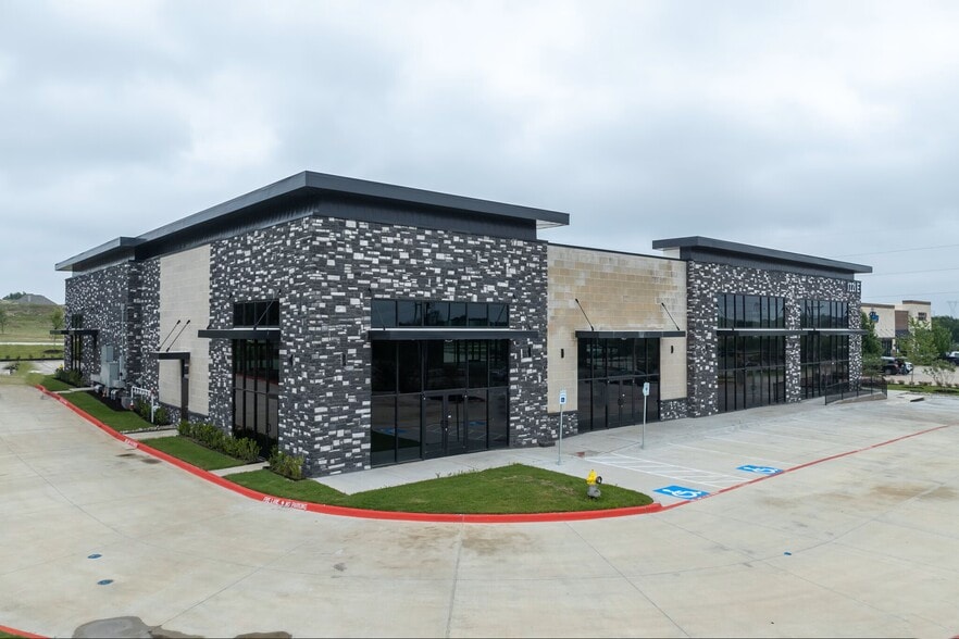 1221 E University Dr, Prosper, TX for lease - Building Photo - Image 2 of 9