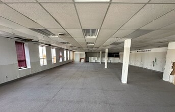 50 Niagara St, St Catharines, ON for lease Interior Photo- Image 2 of 5