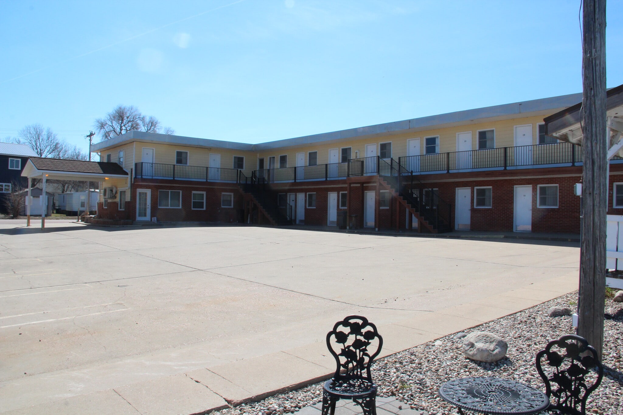 115 N River St, Chamberlain, SD for sale Primary Photo- Image 1 of 45