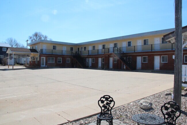 More details for 115 N River St, Chamberlain, SD - Hospitality for Sale