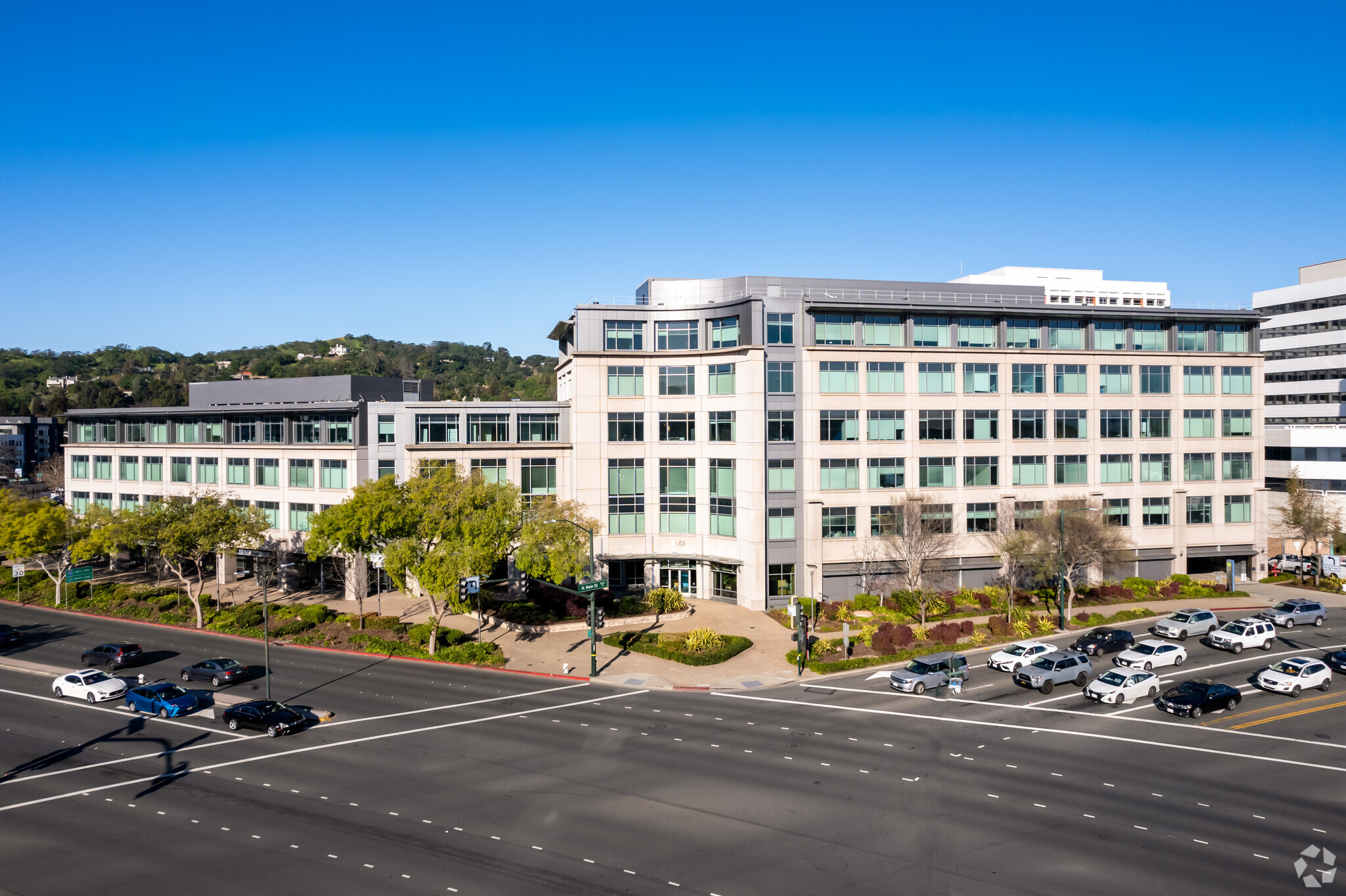 2001 N Main St, Walnut Creek, CA for lease Building Photo- Image 1 of 6