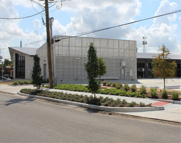 2409 Airline Dr, Houston, TX à louer - Photo du bâtiment - Image 2 de 5