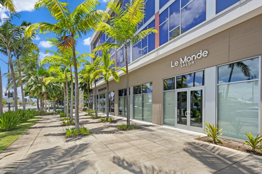 The Collection - Retail Portfolio portefeuille de 2 propriétés à vendre sur LoopNet.ca - Photo du bâtiment - Image 3 de 31