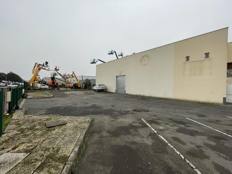 Flex in Méry-sur-Oise for sale - Building Photo - Image 3 of 10