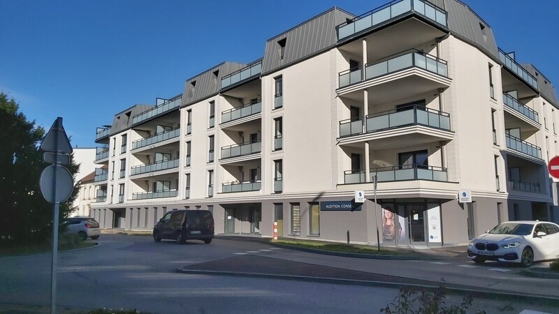Retail in Hagondange for lease Building Photo- Image 1 of 7